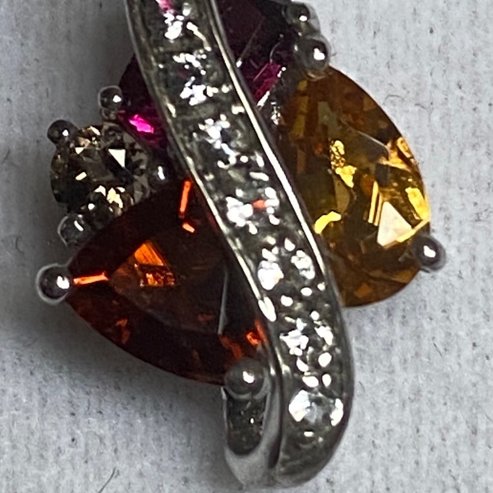 Beautiful necklace with 22” chain
